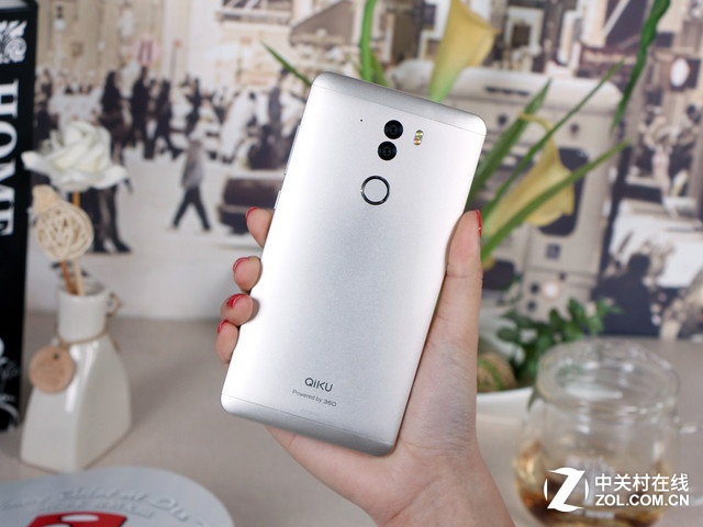 想當朋友圈明星? 這些手機幫你玩轉自拍 