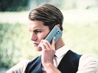 不跟風玫瑰金 LG V10新增湖藍配色