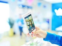 一鍵美顏/雙前置鏡頭 實(shí)力派美顏手機(jī)薦