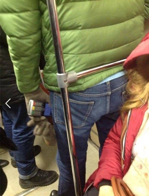 太危險(xiǎn)了！俄小偷地鐵內(nèi)用支付終端掃信用卡隔空偷錢(qián)