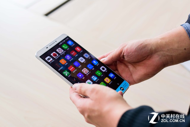 聯想PHAB平板手機評測 顛覆視聽三觀