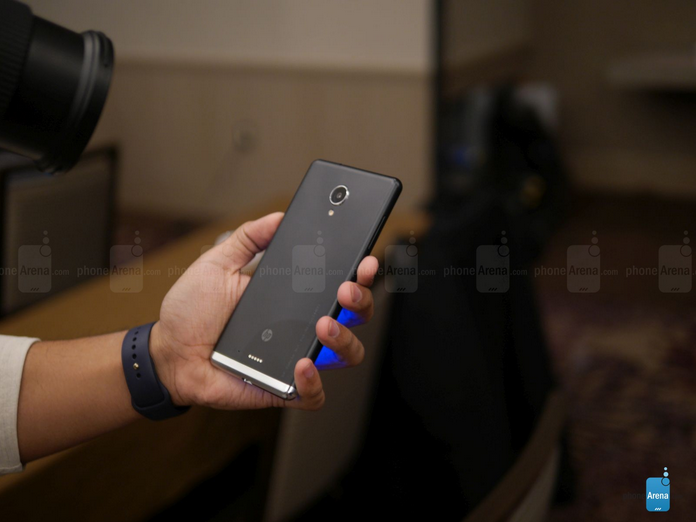 4GB內存+驍龍820 HP Win10旗艦手機上手