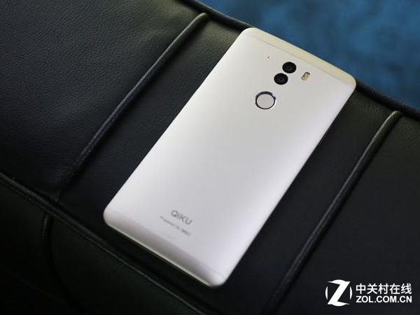 2000多塊錢(qián)能買(mǎi)啥？ 國(guó)產(chǎn)旗艦手機(jī)推薦 