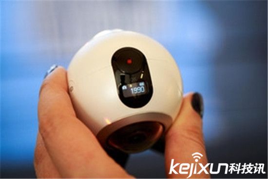 MWC2016三星發(fā)布Gear 360全景相機(jī) 扎克伯格為其站臺(tái)