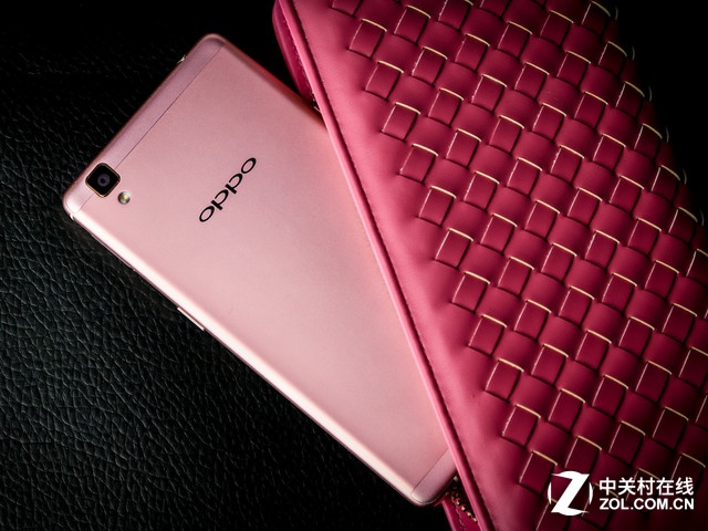 情人節送什么？ 市售玫瑰金手機好選擇 