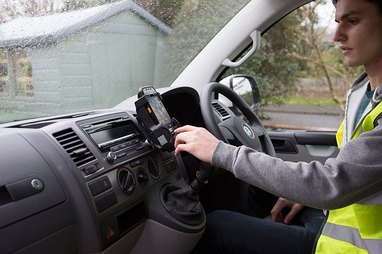 搭物聯網版Win10 松下FZ-F1手機展示