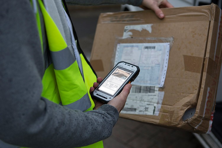 搭物聯網版Win10 松下FZ-F1手機展示