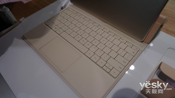 如眾星捧月 細數(shù)華為MateBook專屬定制配件