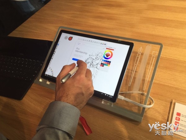 如眾星捧月 細數(shù)華為MateBook專屬定制配件