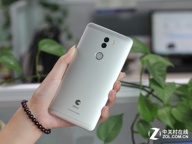 情人節(jié)送什么？ 市售玫瑰金手機好選擇 