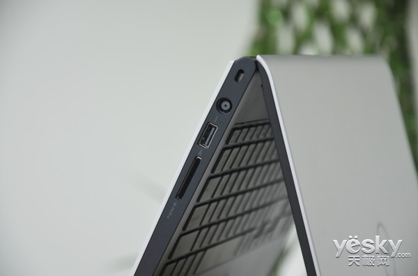 游戲不插電 高續航靈越15 5000金屬版評測