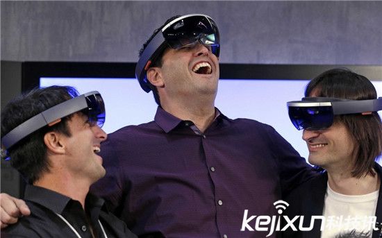 微軟HoloLens頭盔開發版接受預定：售價接近2萬元！