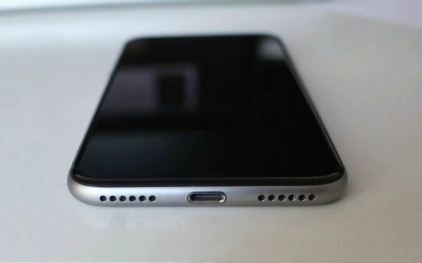 蘋果iPhone 7真機諜照曝光：魅族笑了 