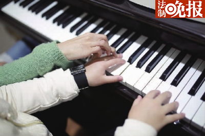 現(xiàn)實中,北醬是一名鋼琴老師