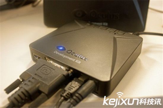 全球首臺Oculus Rift消費版收貨啦：創始人送貨上門