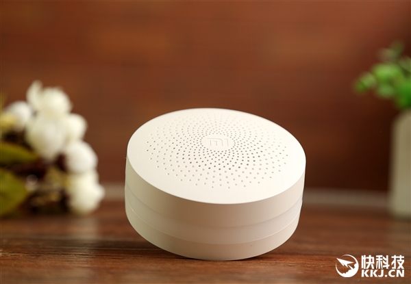 149元!小米第2代智能網(wǎng)關(guān)圖賞:高顏值麻子臉