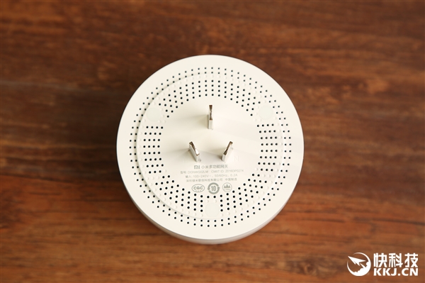 149元!小米第2代智能網(wǎng)關(guān)圖賞:高顏值麻子臉