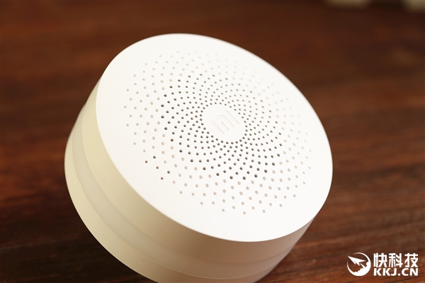 149元!小米第2代智能網(wǎng)關(guān)圖賞:高顏值麻子臉