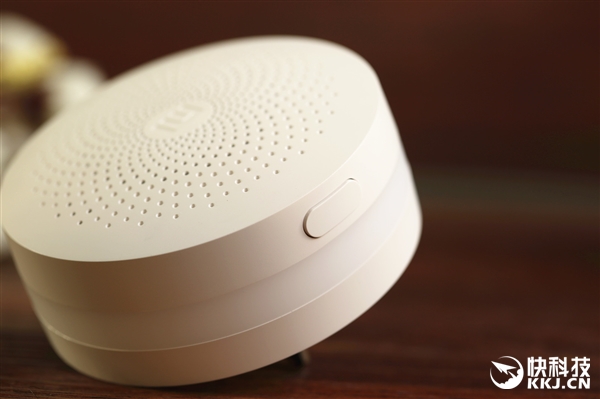 149元!小米第2代智能網(wǎng)關(guān)圖賞:高顏值麻子臉