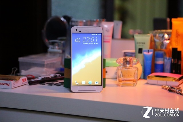 探索高雅的金屬藝術 HTC One X9圖賞