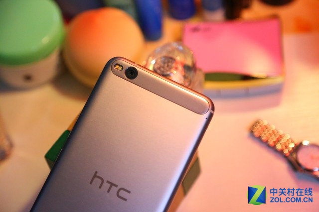 探索高雅的金屬藝術 HTC One X9圖賞