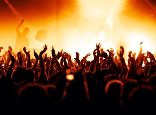 手機品牌爭相進攻校園，怎么做才能打動95后？ 