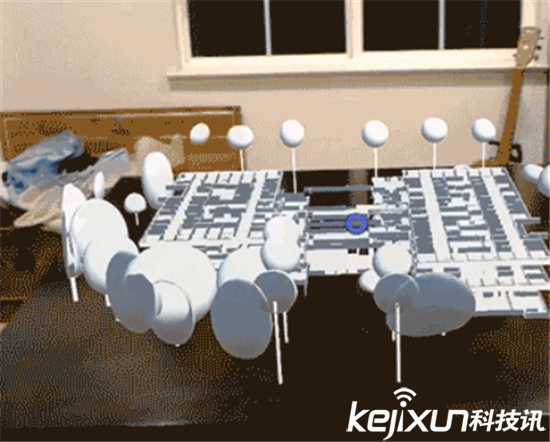 AR竟完虐VR技術(shù)？微軟HoloLens演示