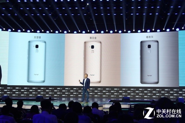 麒麟650芯片首秀 899元起榮耀暢玩5C發布 