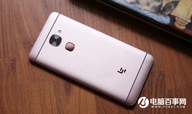 取消耳機接口 樂視手機2外觀評測