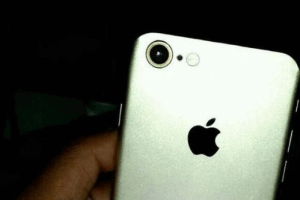 iPhone7最新諜照：去掉了大白帶