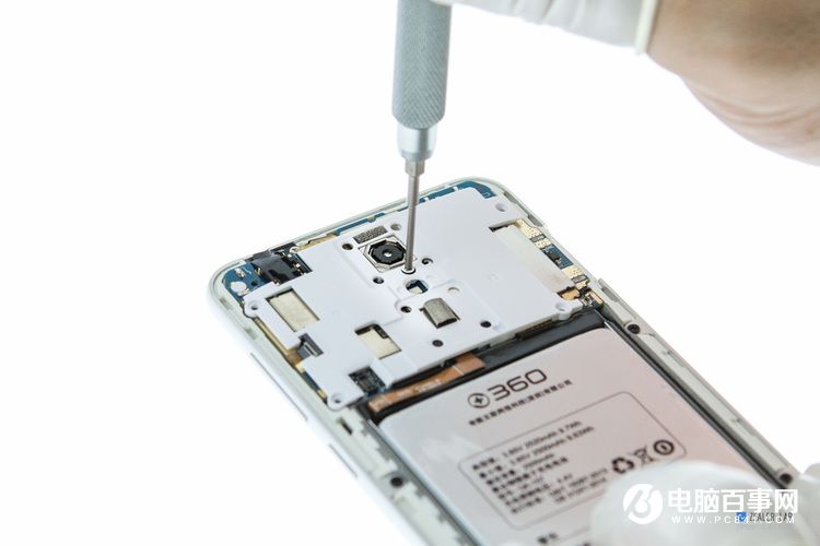 360手機(jī)F4做工如何？360手機(jī)F4拆機(jī)圖解評(píng)測(cè)