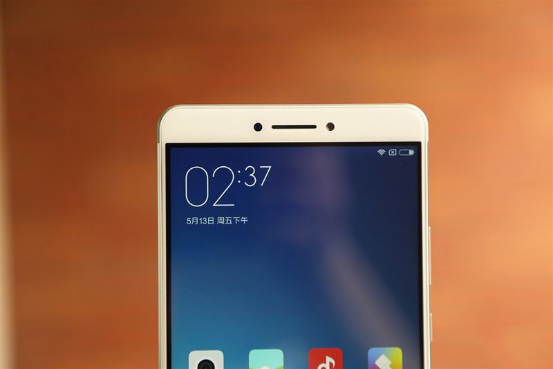 6.44寸黃金大屏！小米Max深度評測：續航驚人