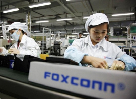 富士康機器人取代人工 昆山廠員工從11萬減少到5萬
