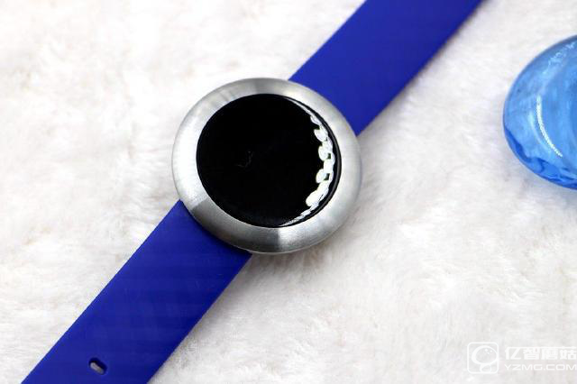 榮耀手環zero青春版上手評測 這個夏天戴著它上山下海