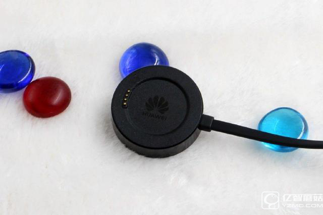 榮耀手環zero青春版上手評測 這個夏天戴著它上山下海