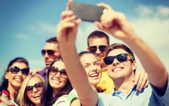 光輝與<a href=/tags/667-0.html target=_blank class=infotextkey><a href=/tags/667-0.html target=_blank class=infotextkey>榮耀</a></a>到達頂點 微信正在慢慢死去？