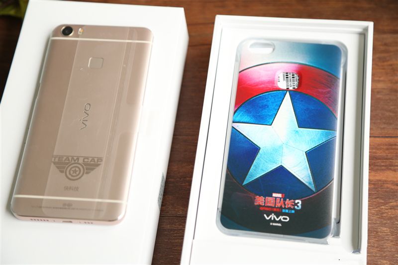 6G內(nèi)存+驍龍820+雙曲面屏!vivo Xplay5旗艦版評(píng)測