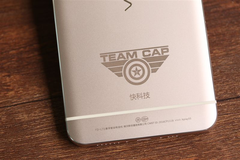 6G內(nèi)存+驍龍820+雙曲面屏！vivo Xplay5旗艦版評測