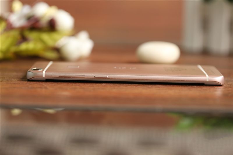 6G內存+驍龍820+雙曲面屏！vivo Xplay5旗艦版評測