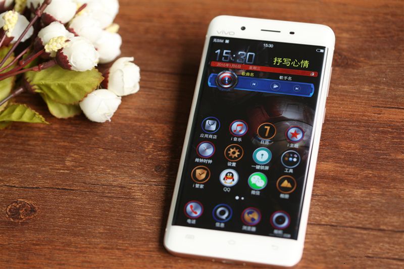 6G內(nèi)存+驍龍820+雙曲面屏!vivo Xplay5旗艦版評(píng)測(cè)