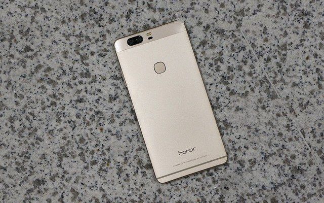 華為榮耀V8評(píng)測(cè)：全網(wǎng)通版綜合體驗(yàn)最好