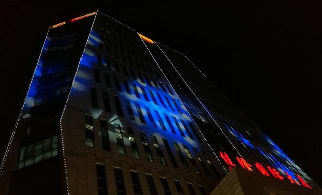 華為榮耀V8評(píng)測(cè)：全網(wǎng)通版綜合體驗(yàn)最好