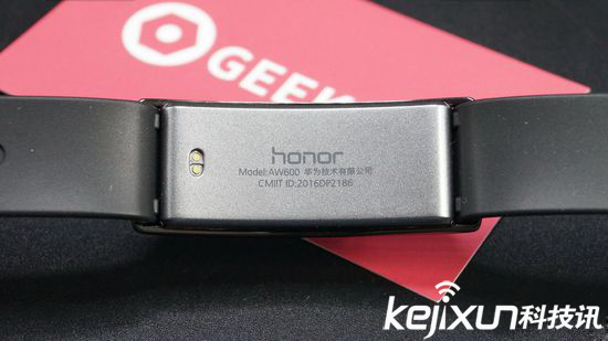 華為榮耀暢玩手環A1揭秘: 果然不是蓋的