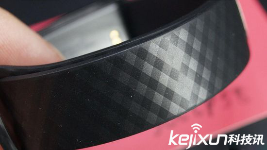 華為榮耀暢玩手環A1揭秘: 果然不是蓋的