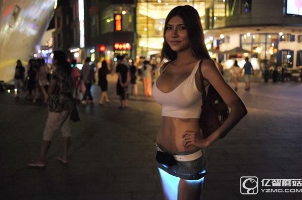 最性感爆乳中國女極客走紅：私照火辣閃瞎眼