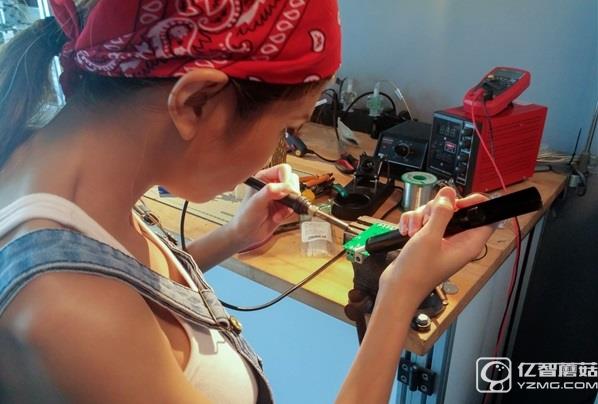 最性感爆乳中國女極客走紅：私照火辣閃瞎眼