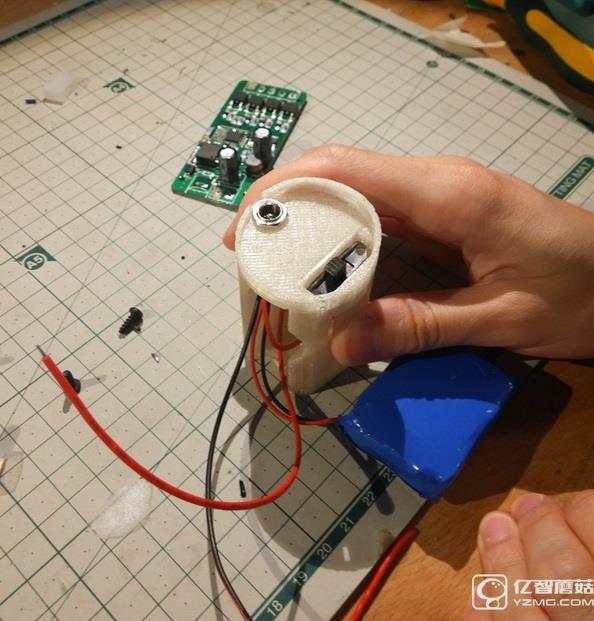 最性感爆乳中國女極客走紅：私照火辣閃瞎眼