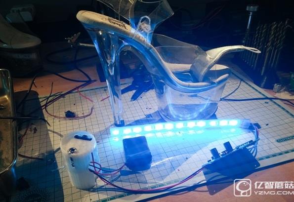 最性感爆乳中國女極客走紅：私照火辣閃瞎眼