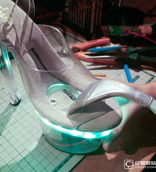 最性感爆乳中國女極客走紅：私照火辣閃瞎眼