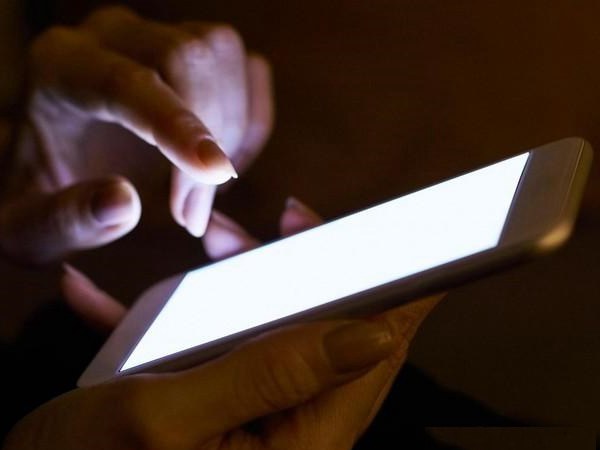 一條短信就能盜走你的賬戶密碼 黑客是怎么做到的？